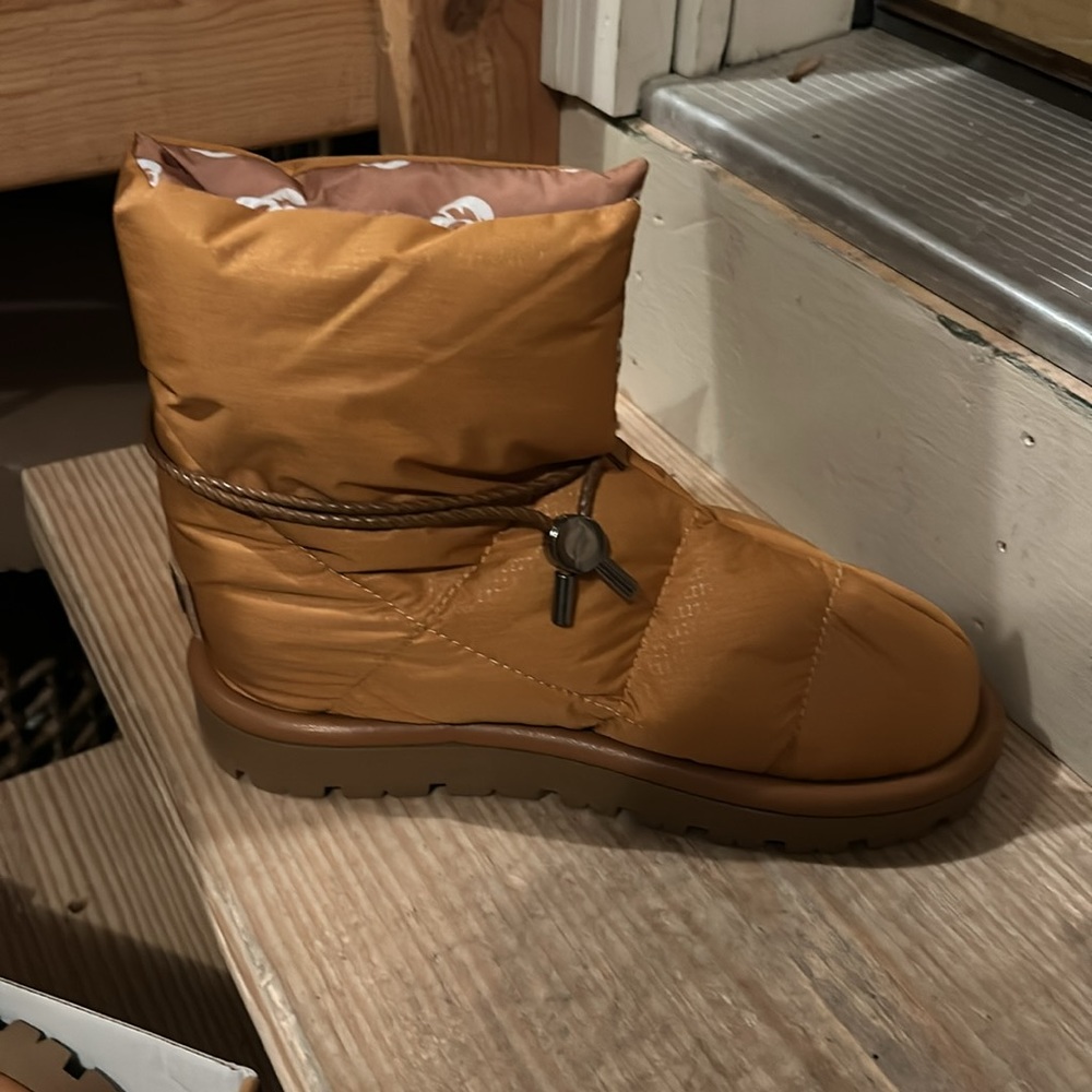 Flufie size 36 New in Box